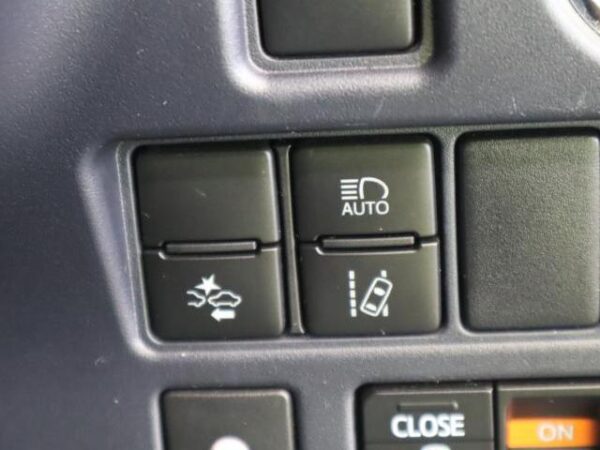 Ref:AUX-19798226 TOYOTA NOAH 2016 - Image 6