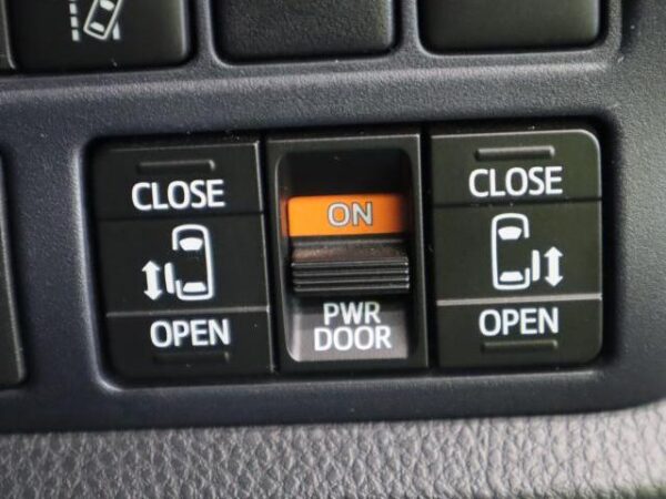Ref:AUX-19798226 TOYOTA NOAH 2016 - Image 7