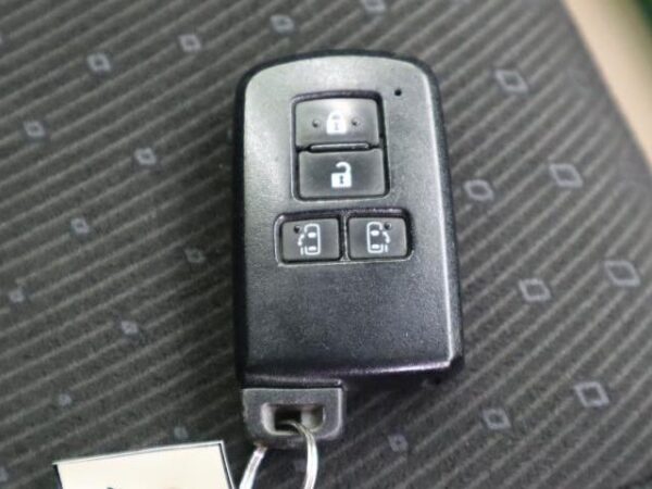 Ref:AUX-19798226 TOYOTA NOAH 2016 - Image 10