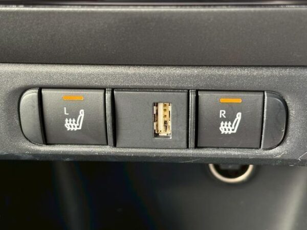 Ref:AUX-19802007 TOYOTA YARIS 2020 - Image 12