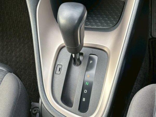 Ref:AUX-19802007 TOYOTA YARIS 2020 - Image 17