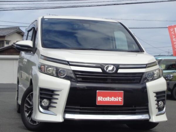 Ref:AUX-19803015 TOYOTA VOXY 2017