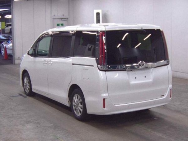 Ref:AUX-19813787 TOYOTA NOAH 2021 - Image 2