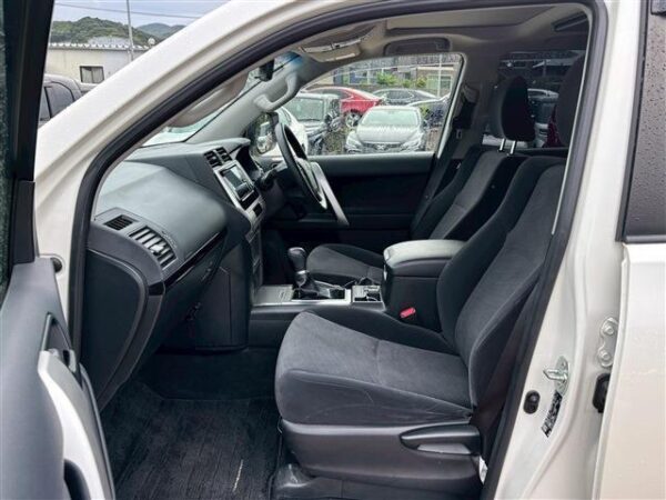 Ref:AUX-19854349 TOYOTA LAND CRUISER PRADO 2022 - Image 3