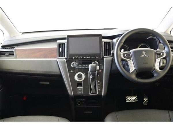 Ref:AUX-19854359 MITSUBISHI DELICA D:5 2024 - Image 2
