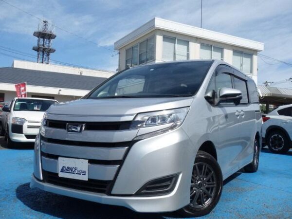 Ref:AUX-19869838 TOYOTA NOAH 2020