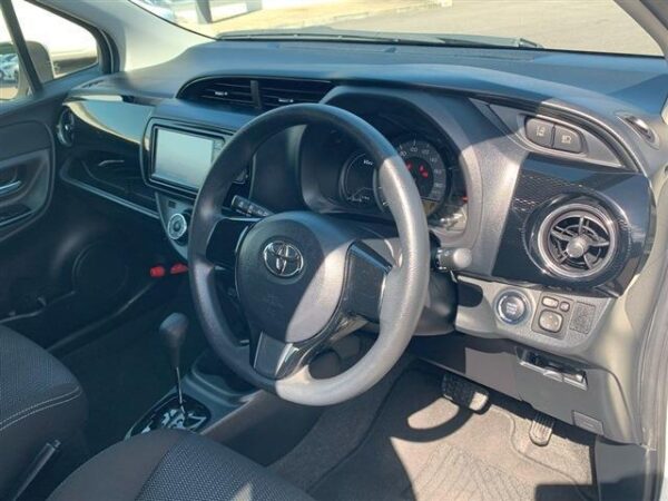 Ref:AUX-19869919 TOYOTA VITZ 2020 - Image 16