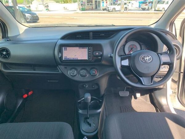 Ref:AUX-19869920 TOYOTA VITZ 2019 - Image 18
