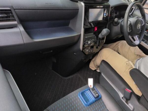 Ref:AUX-19881936 TOYOTA ROOMY 2023 - Image 3