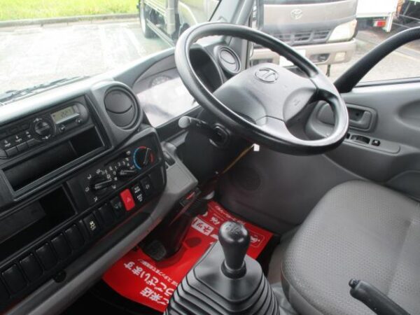 Ref:AUX-19882002 HINO DUTRO 2018 - Image 9