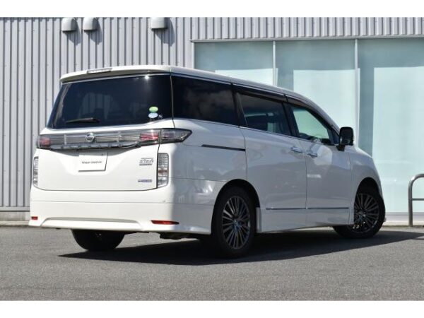 Ref:AUX-19882006 NISSAN ELGRAND 2017 - Image 2