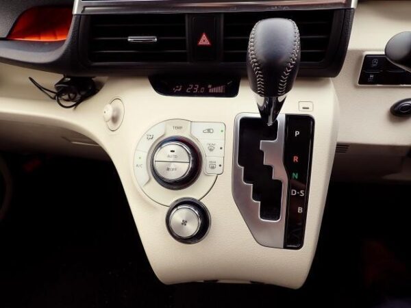 Ref:AUX-19885760 TOYOTA SIENTA 2015 - Image 19