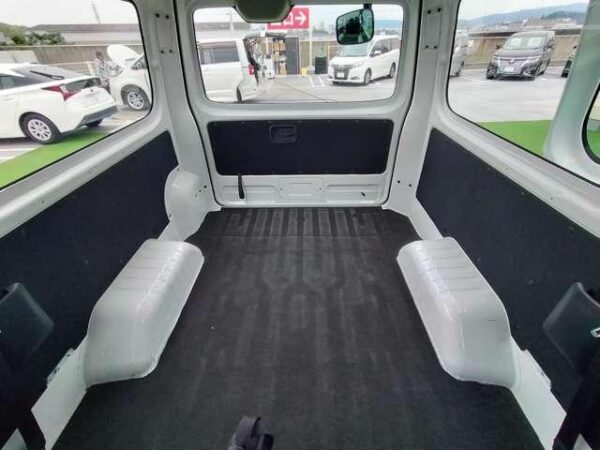Ref:AUX-19900270 NISSAN NV350CARAVAN VAN 2012 - Image 15
