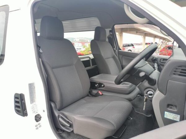 Ref:AUX-19900270 NISSAN NV350CARAVAN VAN 2012 - Image 7