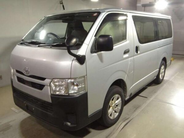 Ref:AUX-19902566 TOYOTA HIACE VAN 2020
