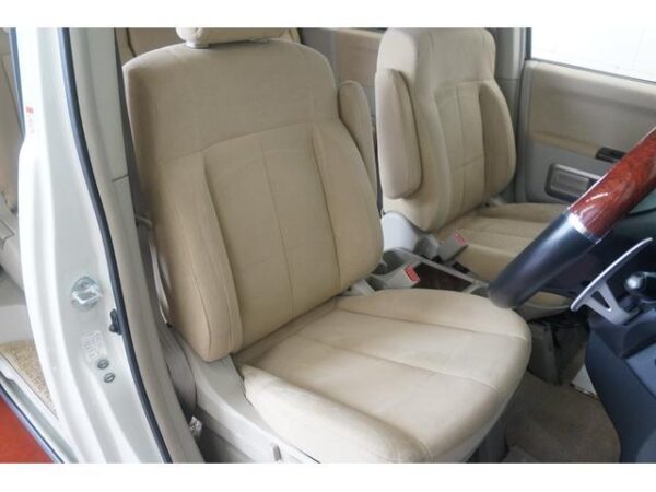 Ref:AUX-19909892 MITSUBISHI DELICA D:5 2009 - Image 6