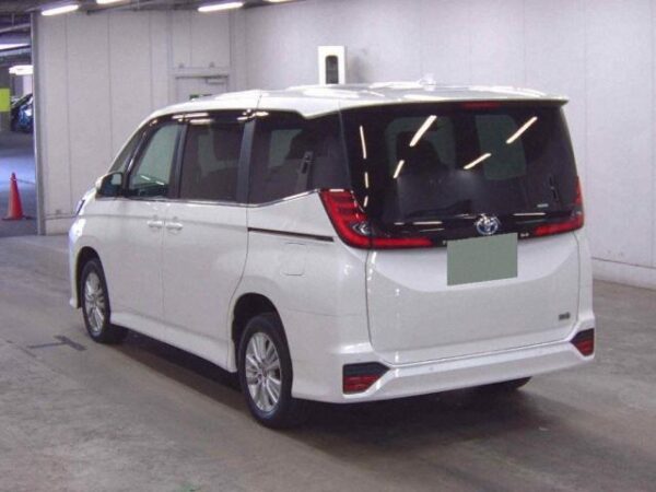 Ref:AUX-19913372 TOYOTA NOAH 2024 - Image 2