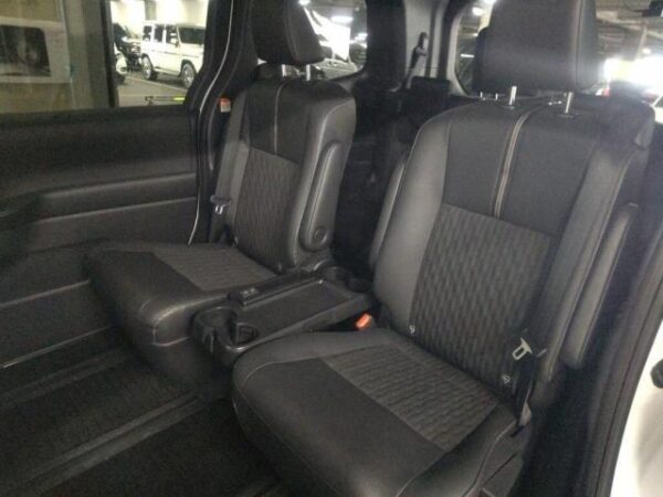 Ref:AUX-19913372 TOYOTA NOAH 2024 - Image 4