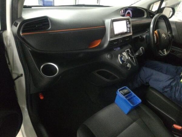 Ref:AUX-19913871 TOYOTA SIENTA 2018 - Image 3