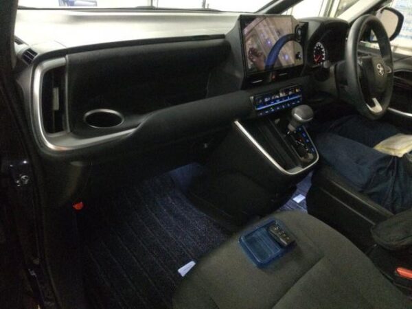 Ref:AUX-19914045 TOYOTA NOAH 2024 - Image 3