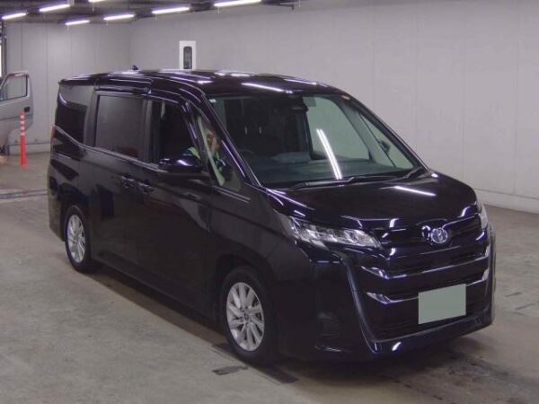 Ref:AUX-19914045 TOYOTA NOAH 2024