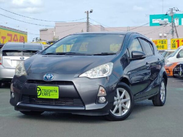 Ref:AUX-19914208 TOYOTA AQUA 2013