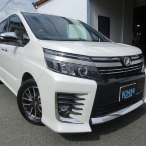 2017 Toyota Voxy pearl gasoline used car Japan export