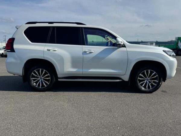 Ref:AUX-19929160 TOYOTA LAND CRUISER PRADO 2020 - Image 6