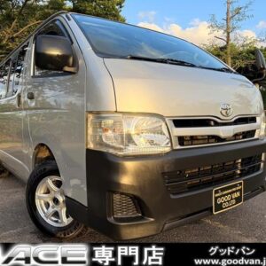 2012 Toyota Hiace Van silver diesel used car Japan export