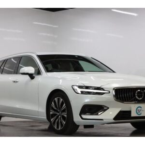 2022 Volvo V60 white hybrid used car Japan export