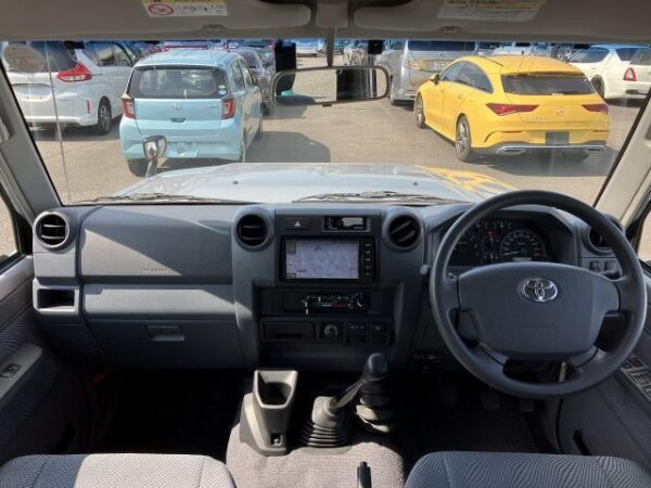 Ref:AUX-19945290 TOYOTA LAND CRUISER 70 2015 - Image 3