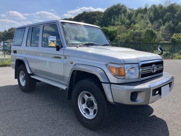 Ref:AUX-19945290 TOYOTA LAND CRUISER 70 2015