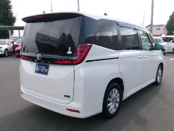Ref:AUX-19949282 TOYOTA NOAH 2022 - Image 8