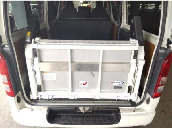 Ref:AUX-19949819 TOYOTA HIACE VAN 2016 - Image 3