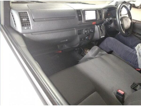 Ref:AUX-19949819 TOYOTA HIACE VAN 2016 - Image 4