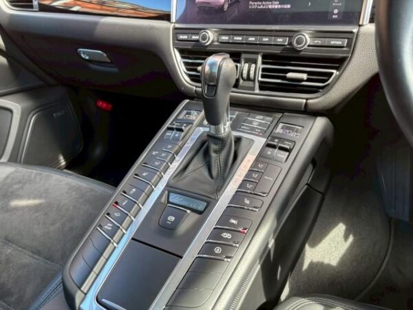 Ref:AUX-19962217 PORSCHE MACAN 2021 - Image 17