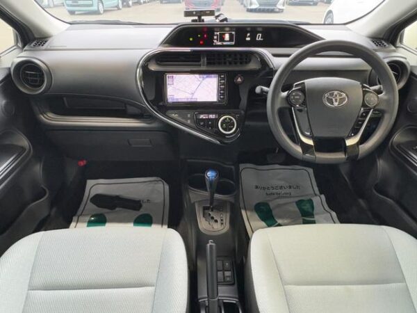 Ref:AUX-19972352 TOYOTA AQUA 2020 - Image 2