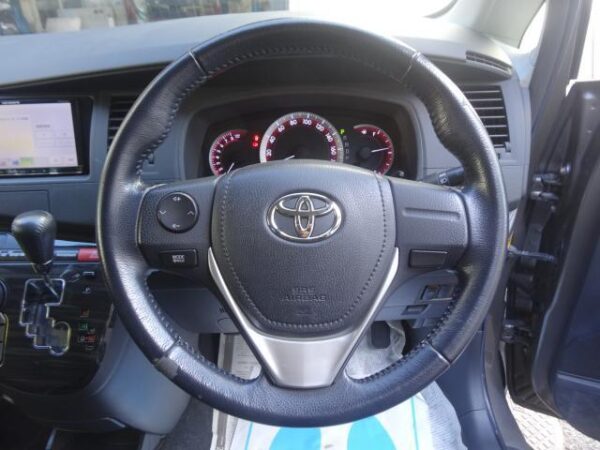 Ref:AUX-19976623 TOYOTA ISIS 2012 - Image 12