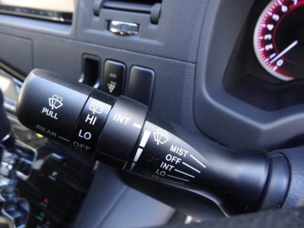 Ref:AUX-19976623 TOYOTA ISIS 2012 - Image 18