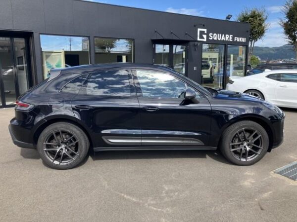Ref:AUX-19980202 PORSCHE MACAN 2023 - Image 4