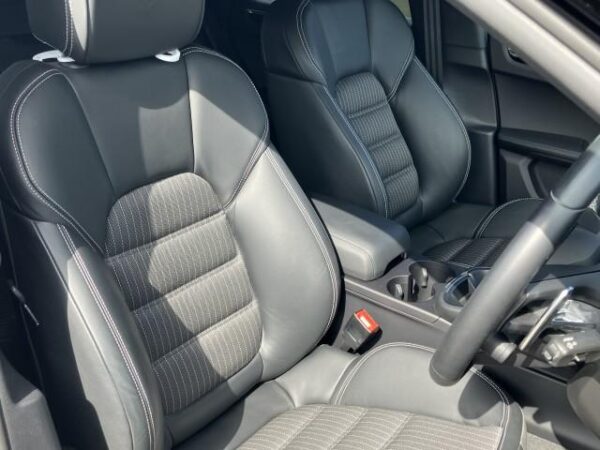 Ref:AUX-19980202 PORSCHE MACAN 2023 - Image 6