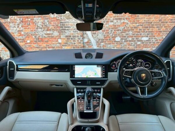 Ref:AUX-19980209 PORSCHE CAYENNE 2022 - Image 2