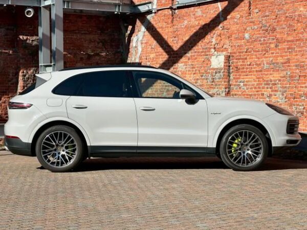 Ref:AUX-19980209 PORSCHE CAYENNE 2022 - Image 14