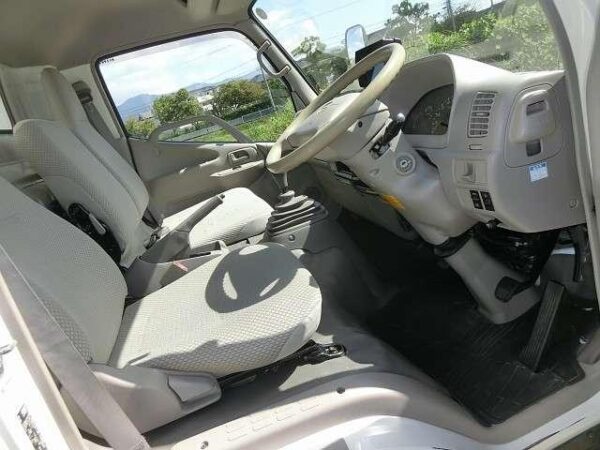 Ref:AUX-19981174 HINO DUTRO 2005 - Image 7