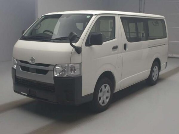 Ref:AUX-19992365 TOYOTA HIACE VAN 2021