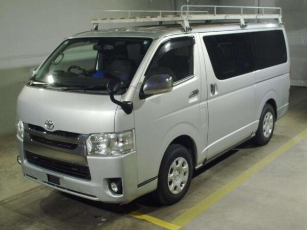 Ref:AUX-19992682 TOYOTA HIACE VAN 2015