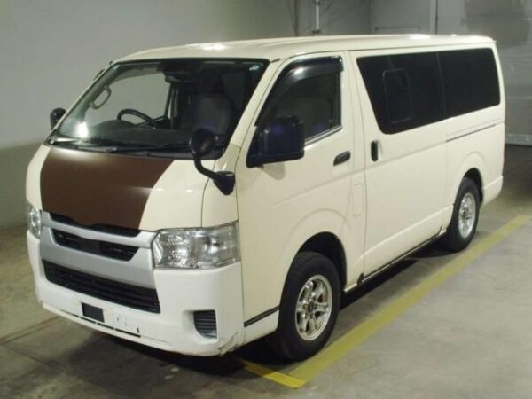Ref:AUX-19992697 TOYOTA HIACE VAN 2020