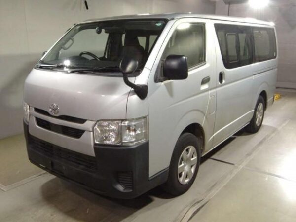 Ref:AUX-19992790 TOYOTA HIACE VAN 2020