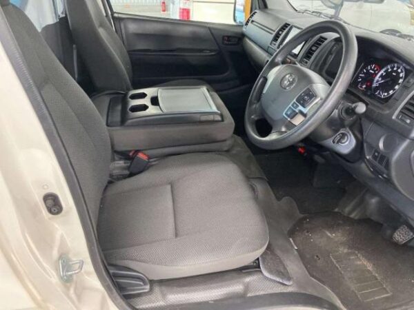 Ref:AUX-19992801 TOYOTA HIACE VAN 2020 - Image 4