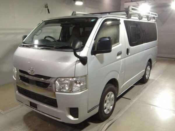 Ref:AUX-19993316 TOYOTA HIACE VAN 2020